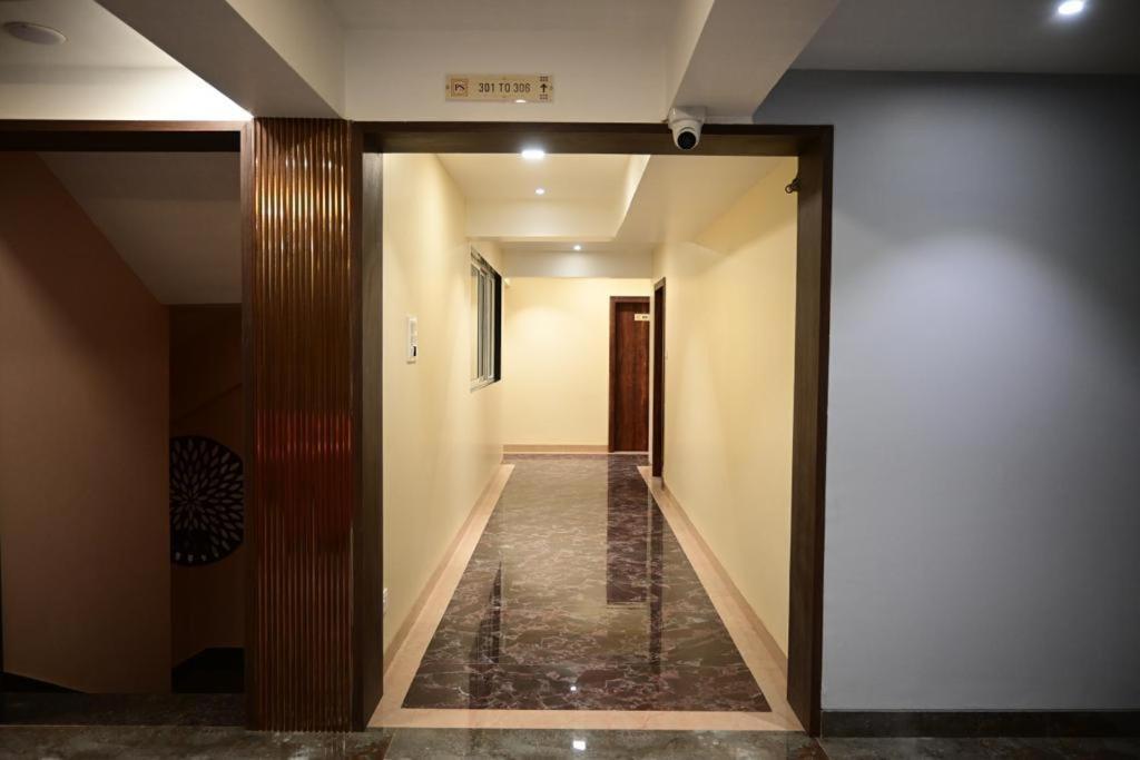 Hotel Prime Square Daund Buitenkant foto